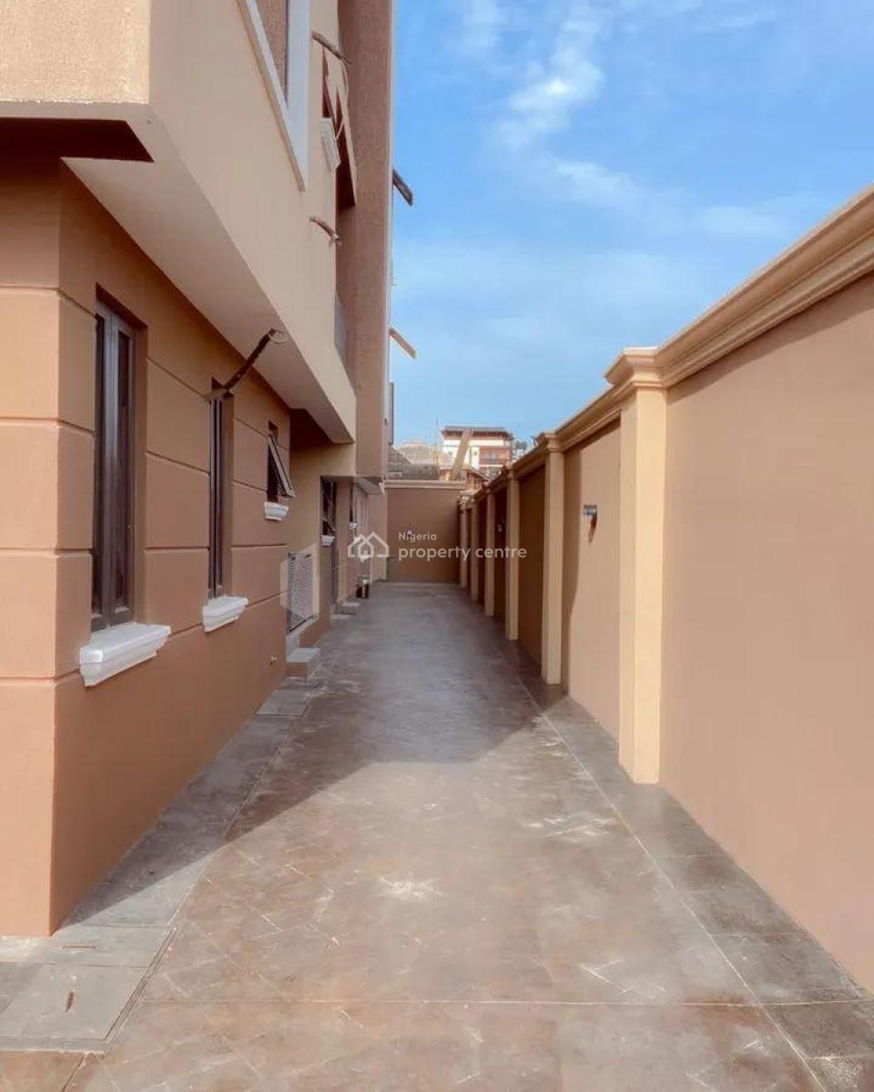 Beautifully Built 2 Bedroom Apartment, Akoka, Yaba, Lagos, Flat / Apartment for Sale