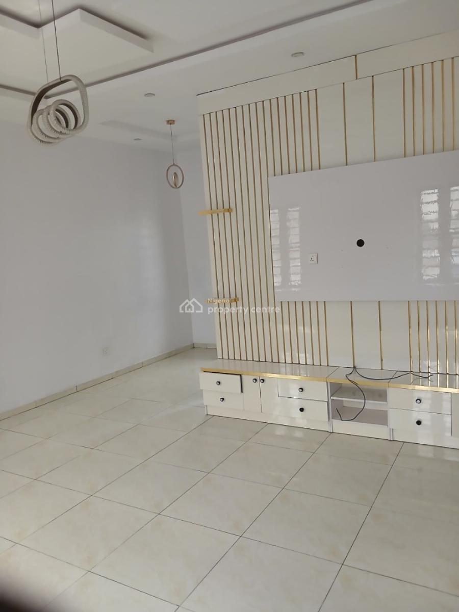 Fantastic 2 Bedroom Flat Apartment Upstairs, Olawaiye Estate, Olowora, Magodo, Lagos, Flat / Apartment for Rent