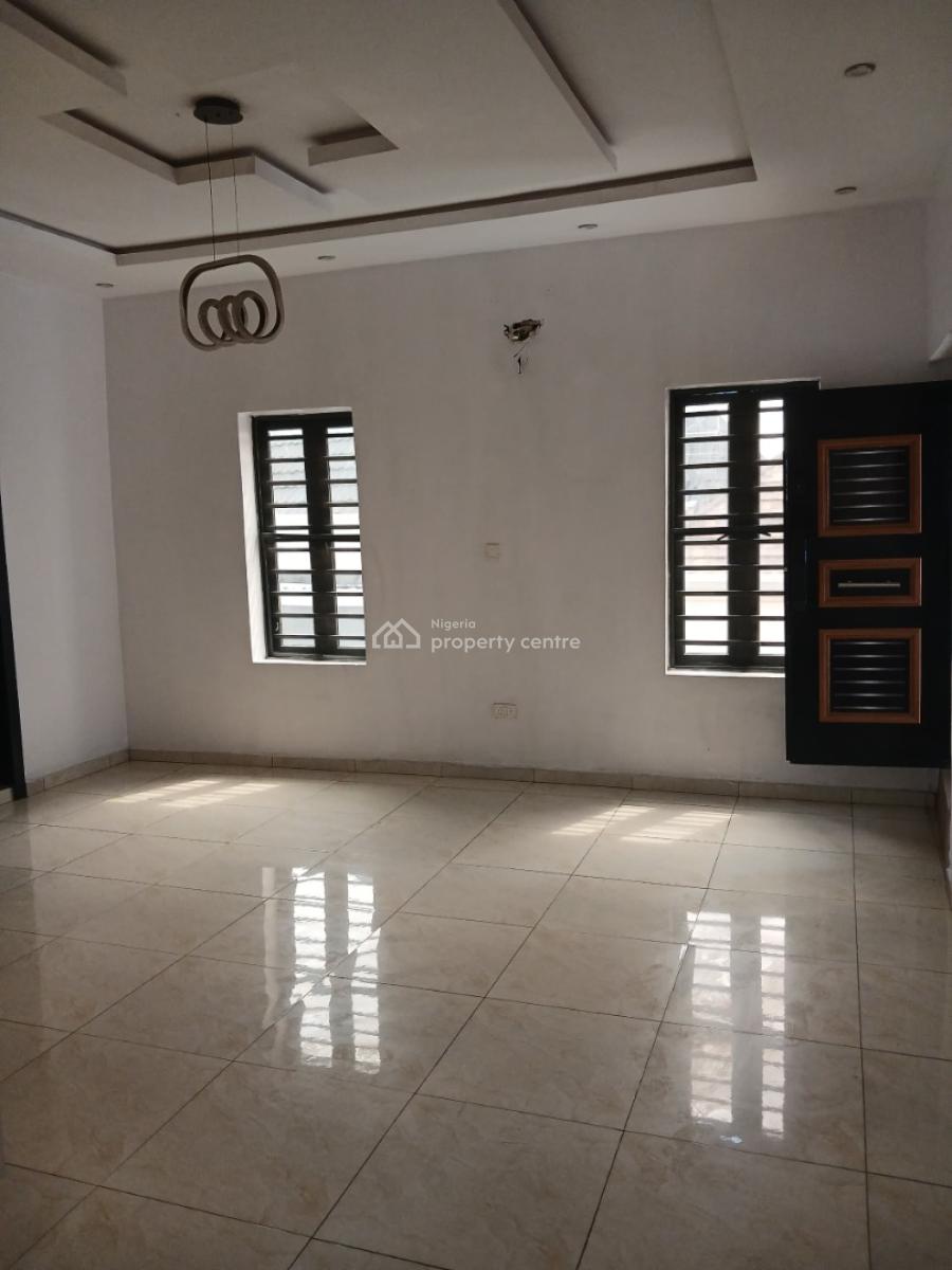 Fantastic 2 Bedroom Flat Apartment Upstairs, Olawaiye Estate, Olowora, Magodo, Lagos, Flat / Apartment for Rent
