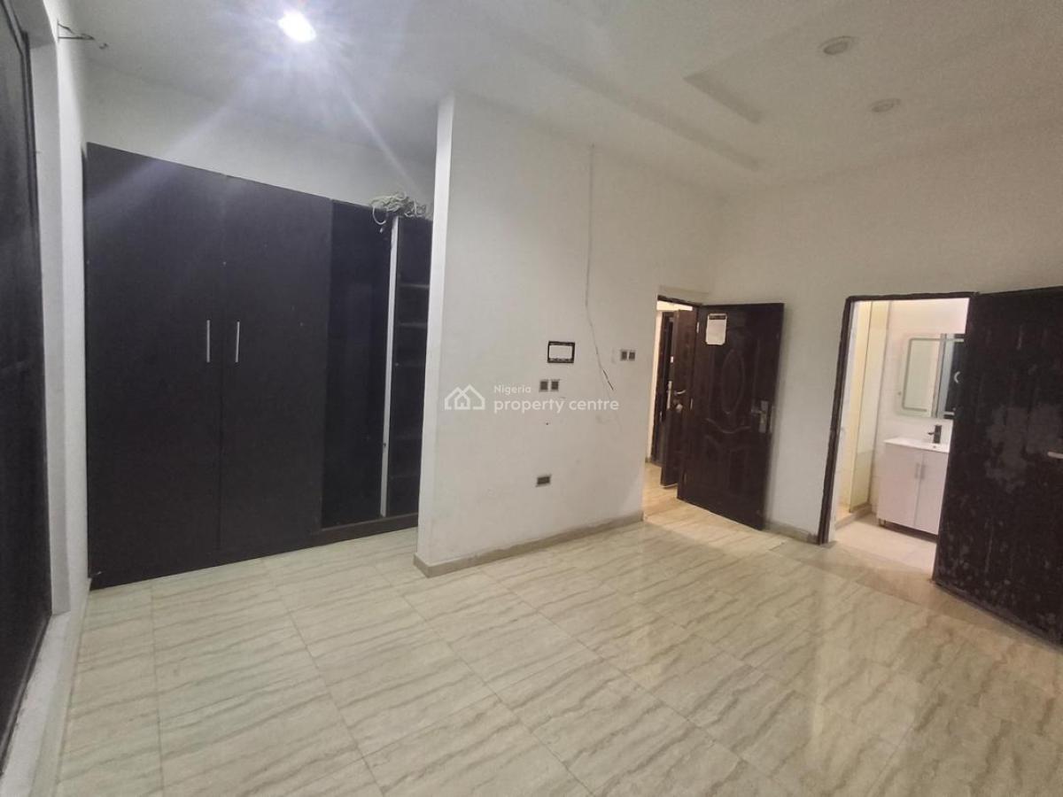 Massive Bedroom in a Duplex, Ologolo, Lekki, Lagos, Self Contain (single Rooms) for Rent