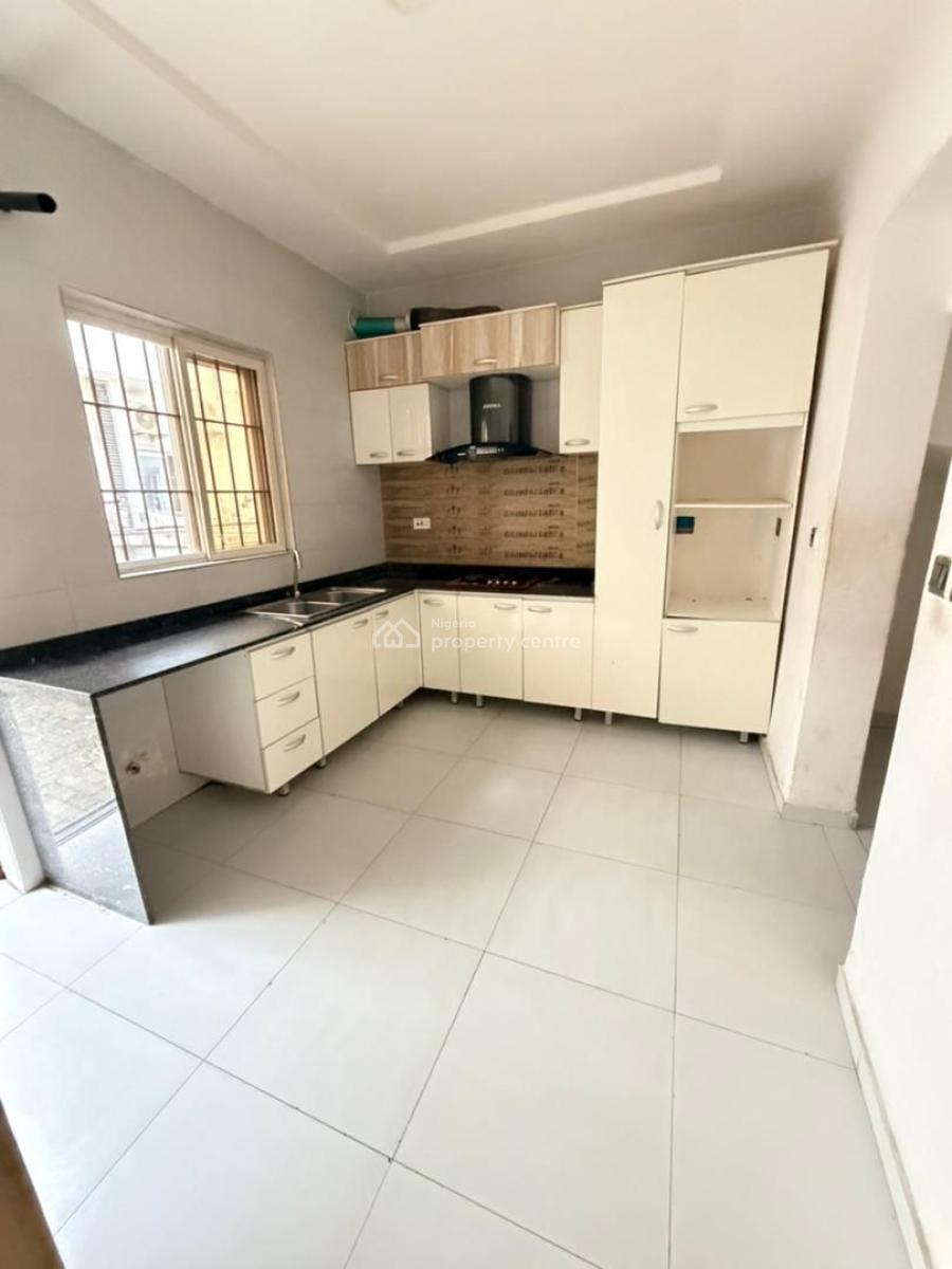 Master Bedroom in a Shared Apartment, Royal Pine, Orchid, Lekki, Lagos, Flat / Apartment for Rent