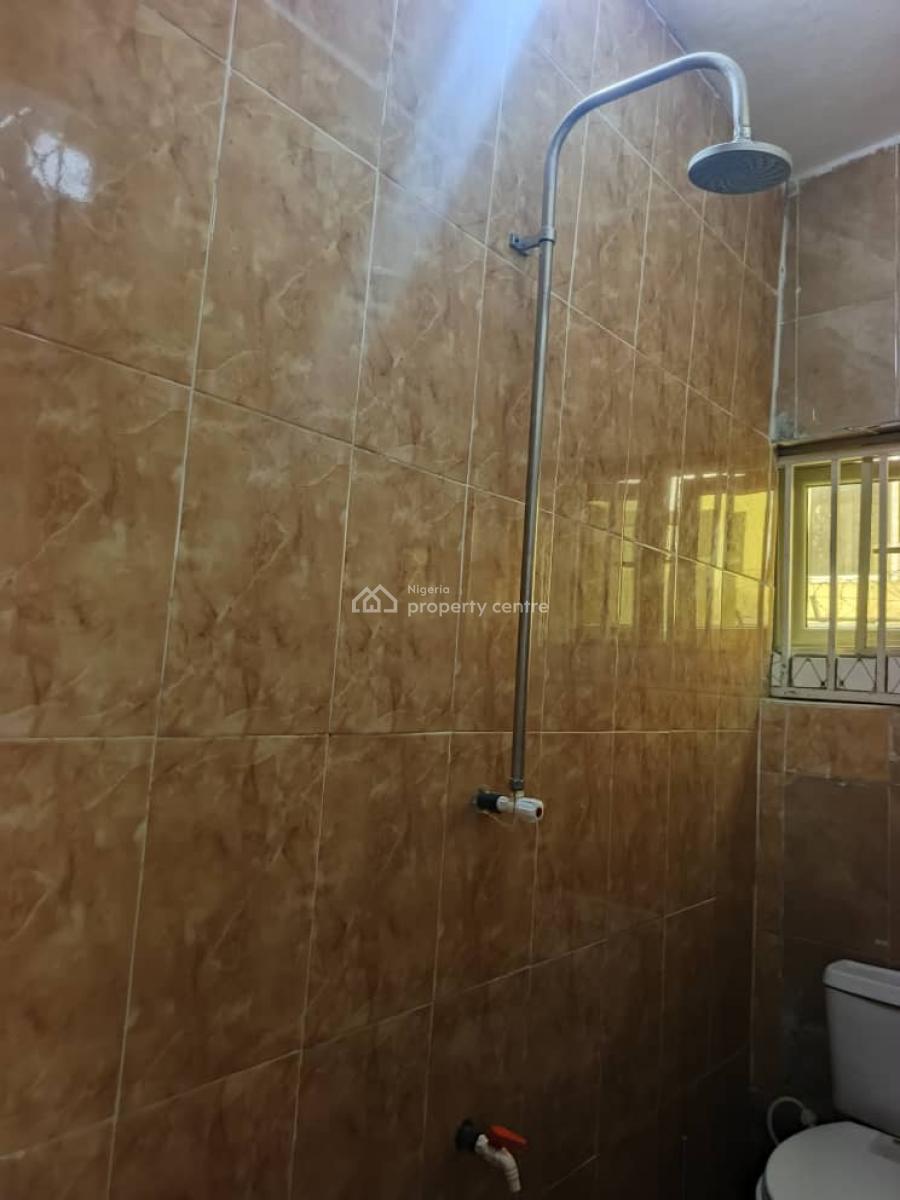 Well Renovated 2 Bedroom Apartment, Olawaiye Estate, Olowora, Magodo, Lagos, Flat / Apartment for Rent
