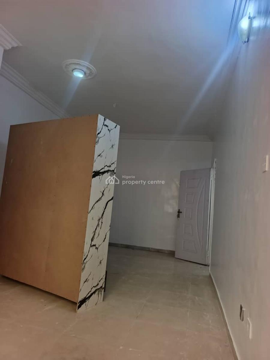 Well Renovated 2 Bedroom Apartment, Olawaiye Estate, Olowora, Magodo, Lagos, Flat / Apartment for Rent