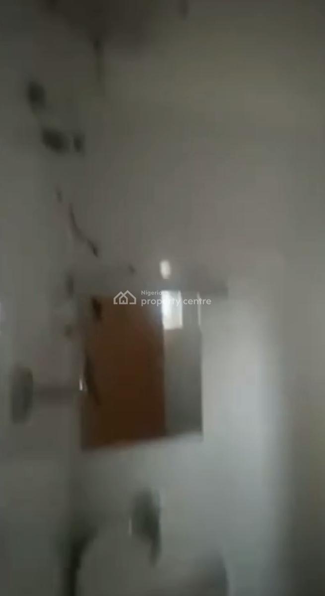 Spacious 2 Bedroom Apartment in a Fully Serviced Estate, Tm Meadows Estate, Ebute Metta East, Adekunle, Yaba, Lagos, Flat / Apartment for Rent