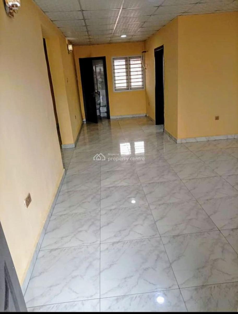 Nice 3 Bedroom Flat Upstairs, Adesanya Axis, Ajiwe, Ajah, Lagos, Flat / Apartment for Rent