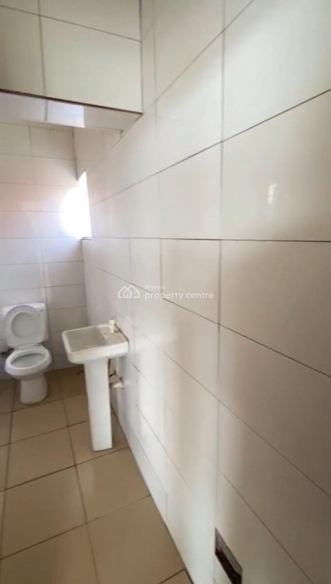 Massive 127sqm Shop/office Space, Wuse 2, Abuja, Plaza / Complex / Mall for Rent