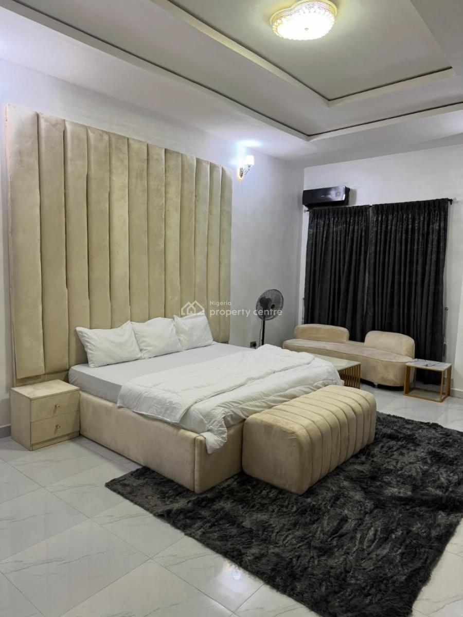 a Luxurious & Exquisite Masterbedroom, Royal Pine Estate, Orchid, Lekki Phase 2, Lekki, Lagos, Self Contain (single Rooms) Short Let