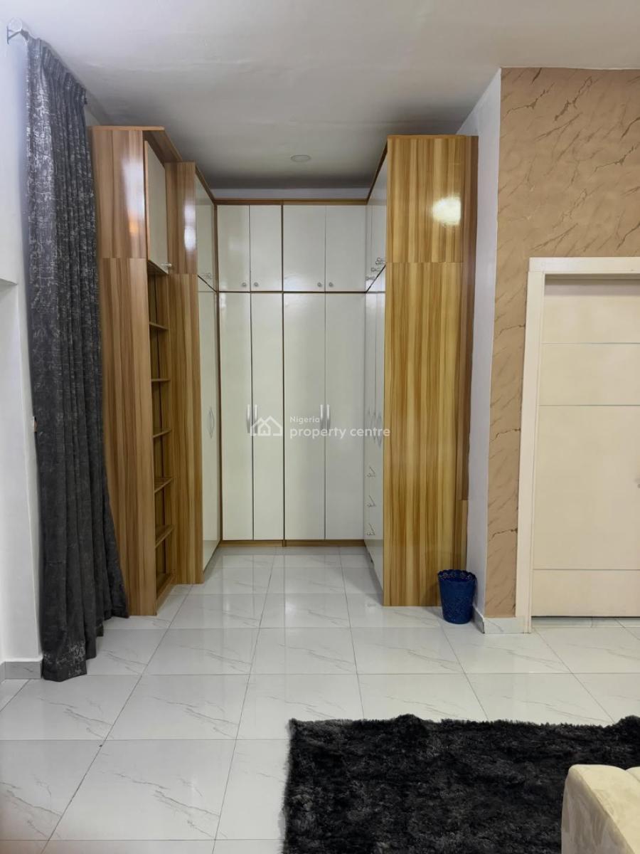 a Luxurious & Exquisite Masterbedroom, Royal Pine Estate, Orchid, Lekki Phase 2, Lekki, Lagos, Self Contain (single Rooms) Short Let