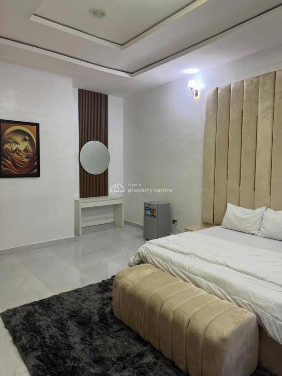 a Luxurious & Exquisite Masterbedroom, Royal Pine Estate, Orchid, Lekki Phase 2, Lekki, Lagos, Self Contain (single Rooms) Short Let