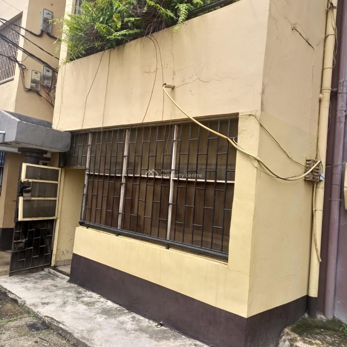 a Newly Vacated 3 Bedroom Flat in a Mini Estate Off Bode, Off Bode Thomas, Surulere, Lagos, Flat / Apartment for Rent
