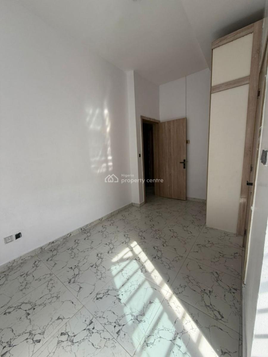 Luxurious Room Shared Apartment, Royal Pine Gate 3, Orchid Rd, Lekki, Lagos, Self Contain (single Rooms) for Rent
