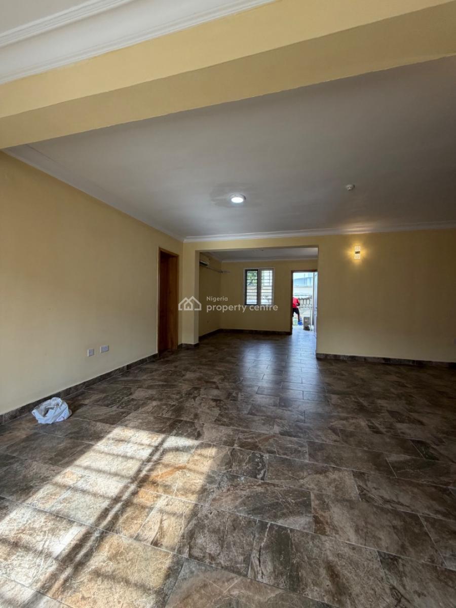 Well Built 3 Bedroom Apartment with Bq, Gym and Swimming Pool, Lekki Phase 1, Lekki, Lagos, Flat / Apartment for Rent