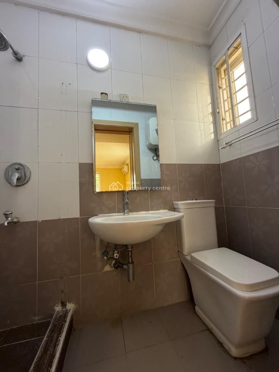 Well Built 3 Bedroom Apartment with Bq, Gym and Swimming Pool, Lekki Phase 1, Lekki, Lagos, Flat / Apartment for Rent