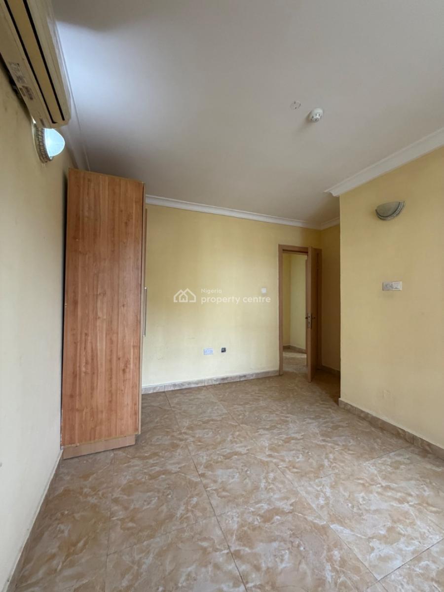 Well Built 3 Bedroom Apartment with Bq, Gym and Swimming Pool, Lekki Phase 1, Lekki, Lagos, Flat / Apartment for Rent