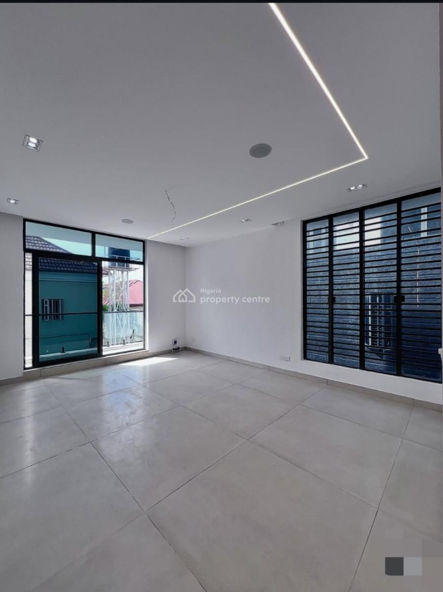 Massive 5 Bedroom Home with a Bq, Pool, Cinema, Lekki Phase 1, Lekki, Lagos, Detached Duplex for Sale
