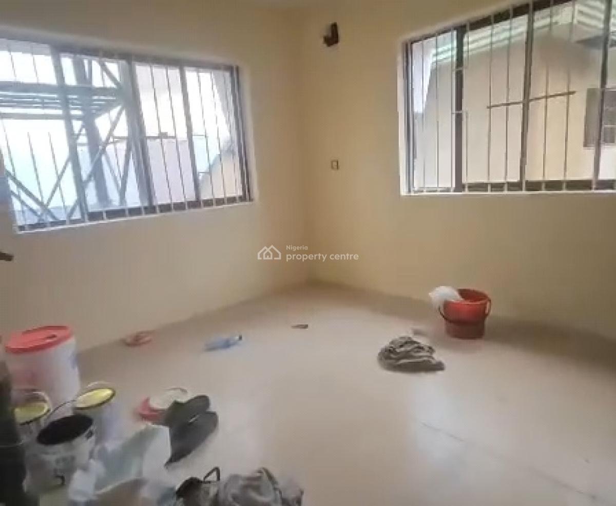 Sharp 3brm Spacious Flat Apartment, Oyadiran Sabo Yaba, Yaba, Lagos, Flat / Apartment for Rent