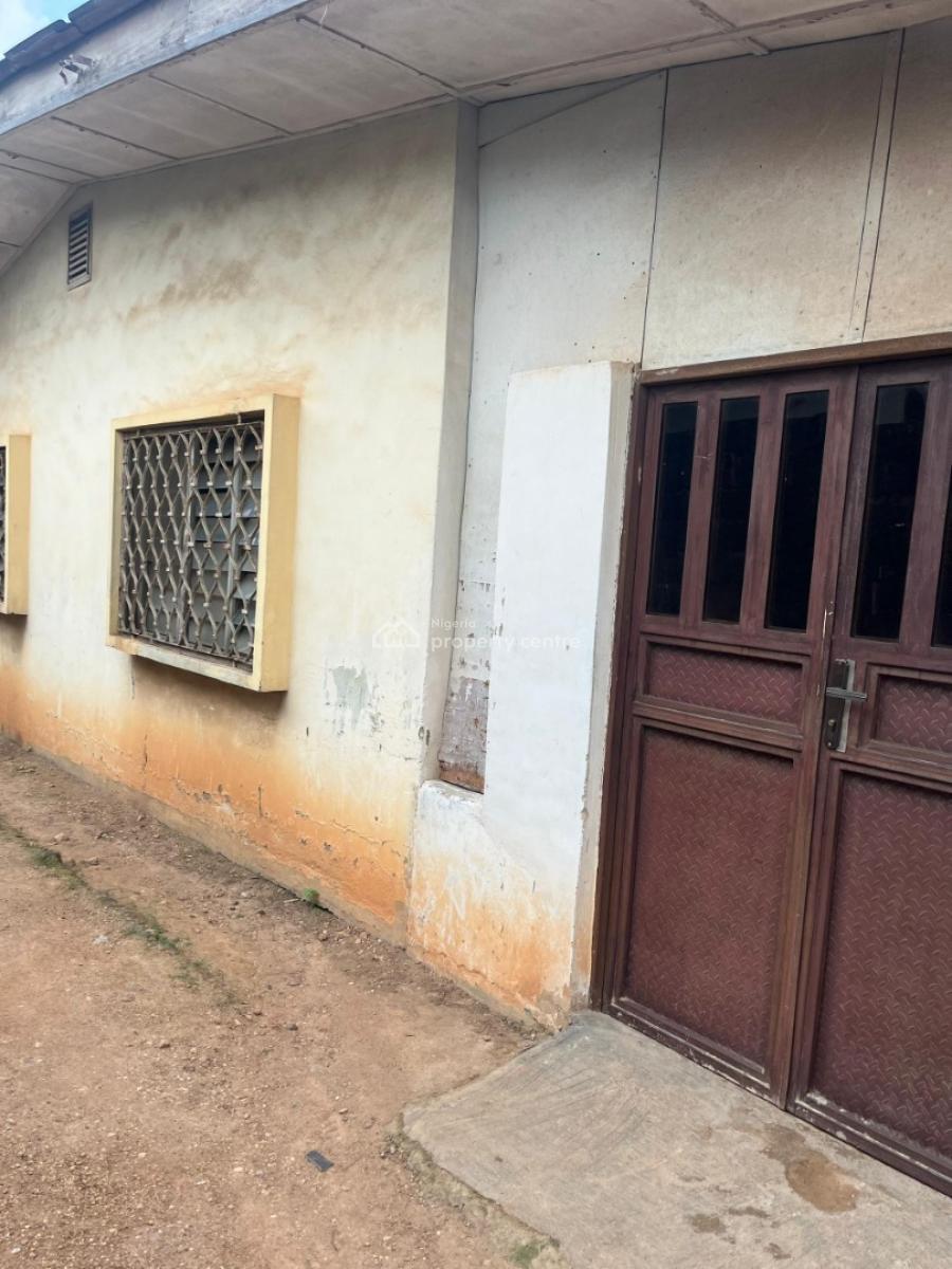 Land with a Demolishing 4 Bedroom Bungalow, Fola Kongi Street, Bashorun, Ibadan, Oyo, Mixed-use Land for Sale