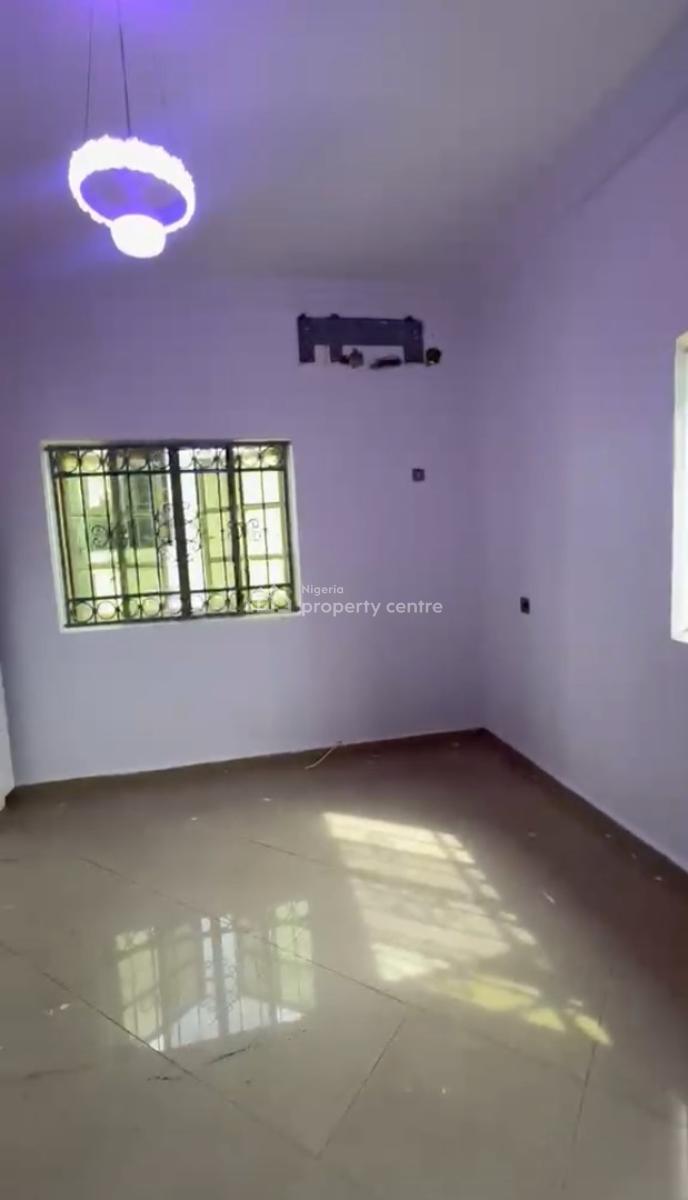 Spacious Room Upstairs in a Shared Apartment, Oral Estate, Lekki, Lagos, Flat / Apartment for Rent