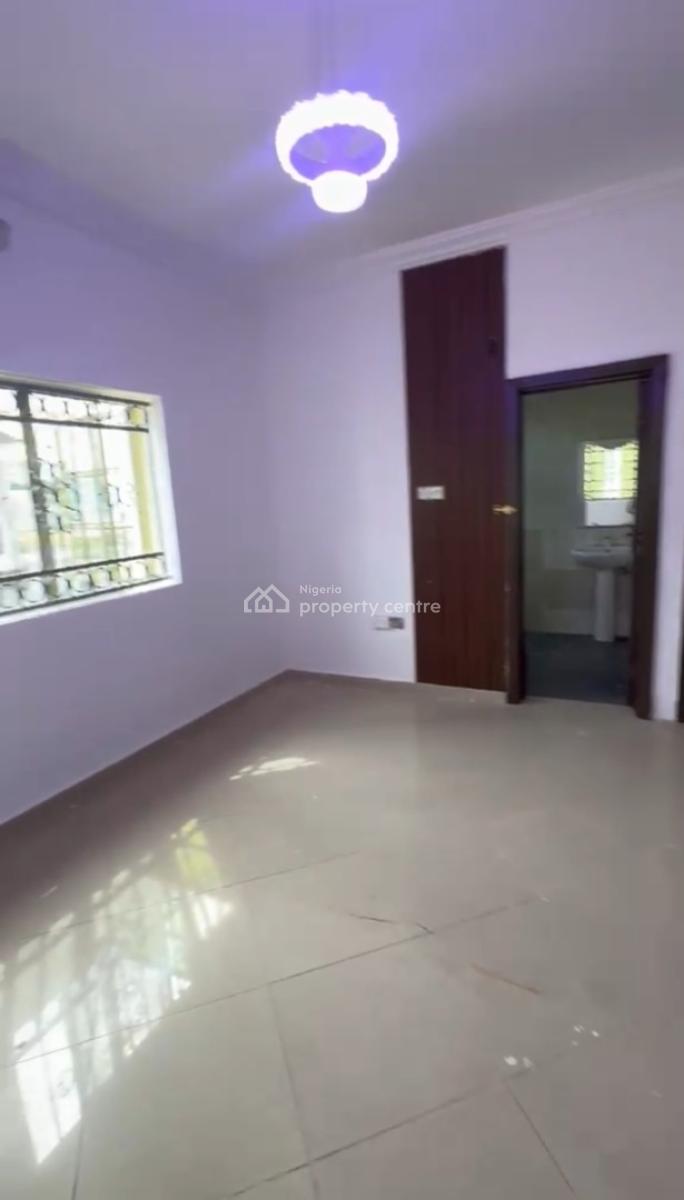 Spacious Room Upstairs in a Shared Apartment, Oral Estate, Lekki, Lagos, Flat / Apartment for Rent