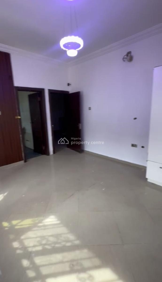 Spacious Room Upstairs in a Shared Apartment, Oral Estate, Lekki, Lagos, Flat / Apartment for Rent