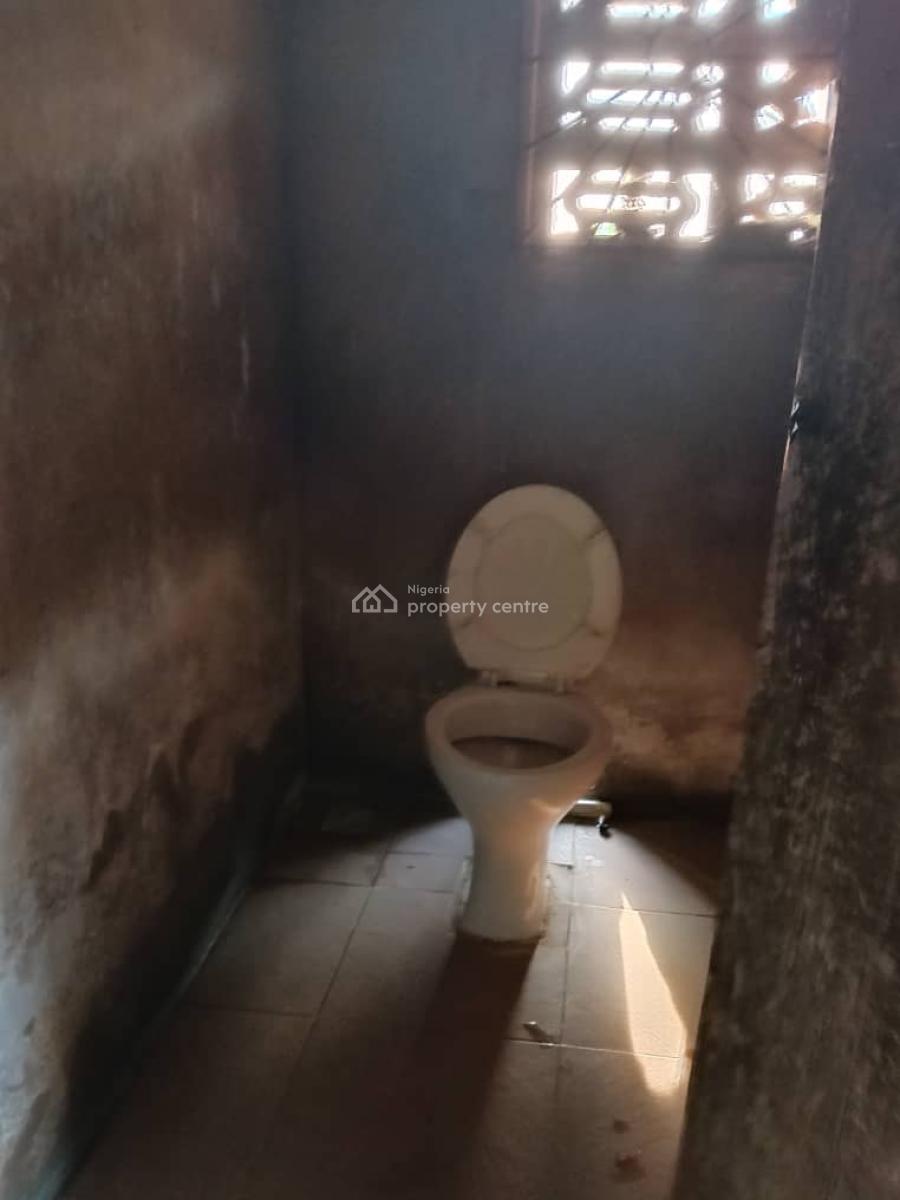 an Ordinary Room and Parlour Apartment, Peace Estate Igbo-olomu Community Off Owutu Ishawo Road, Isawo, Ikorodu, Lagos, Flat / Apartment for Rent