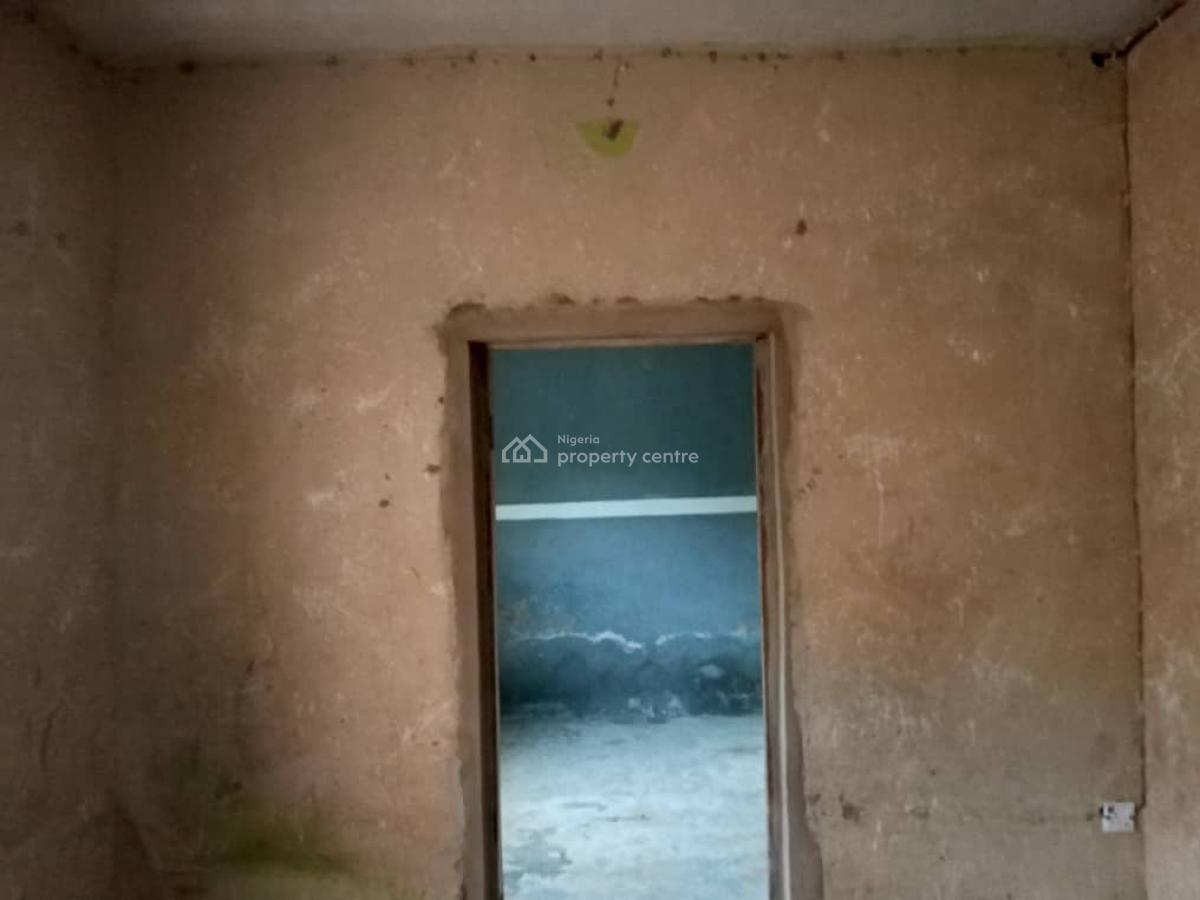 an Ordinary Room and Parlour Apartment, Peace Estate Igbo-olomu Community Off Owutu Ishawo Road, Isawo, Ikorodu, Lagos, Flat / Apartment for Rent