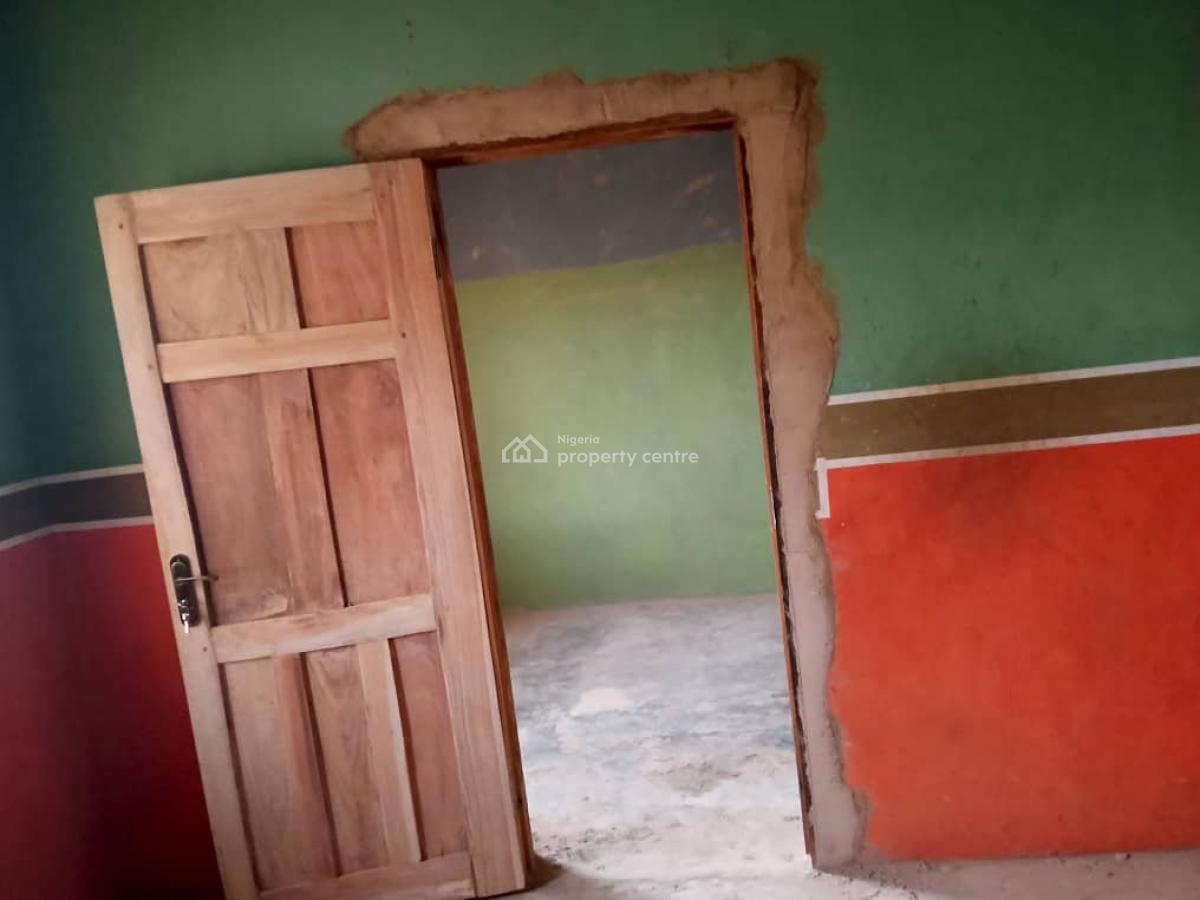 an Ordinary Room and Parlour Apartment, Peace Estate Igbo-olomu Community Off Owutu Ishawo Road, Isawo, Ikorodu, Lagos, Flat / Apartment for Rent