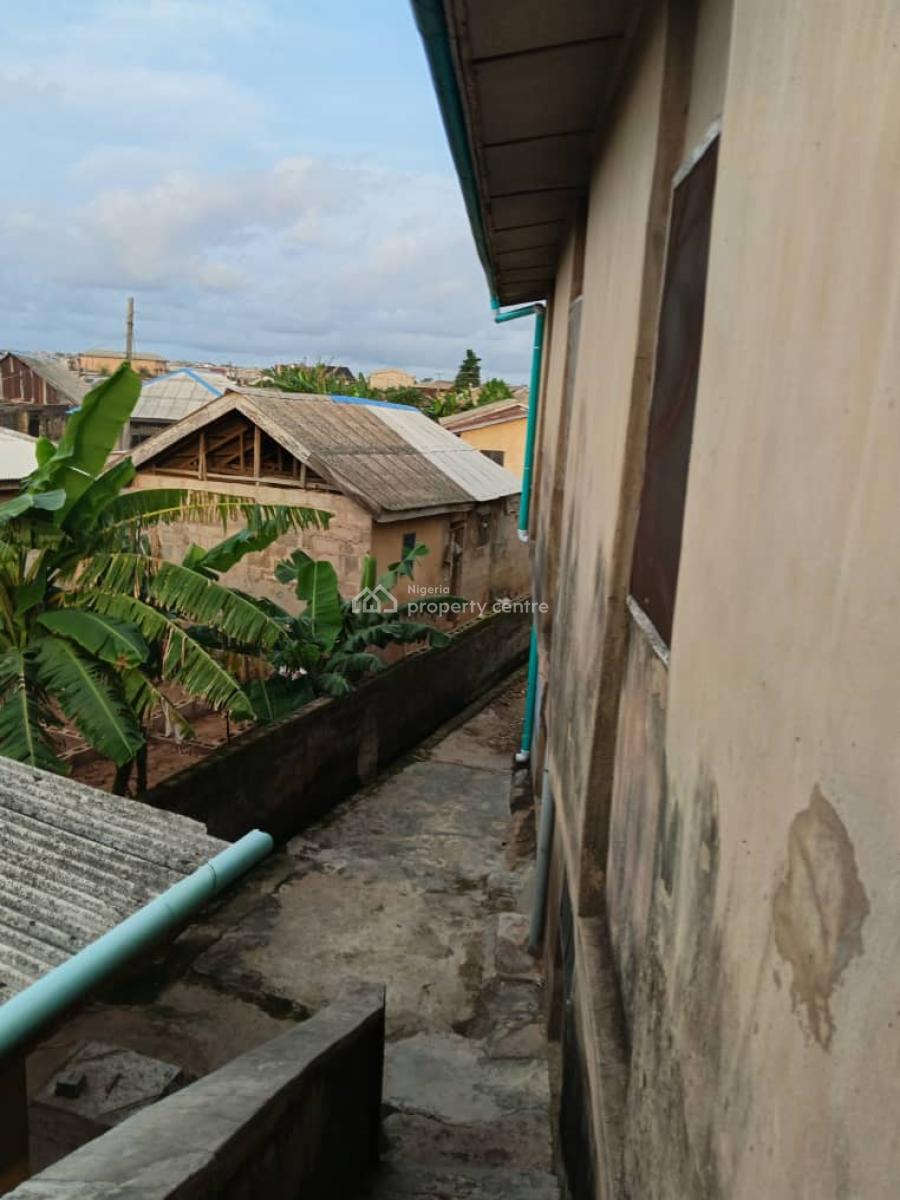 an Ordinary Room and Parlour Apartment, Peace Estate Igbo-olomu Community Off Owutu Ishawo Road, Isawo, Ikorodu, Lagos, Flat / Apartment for Rent