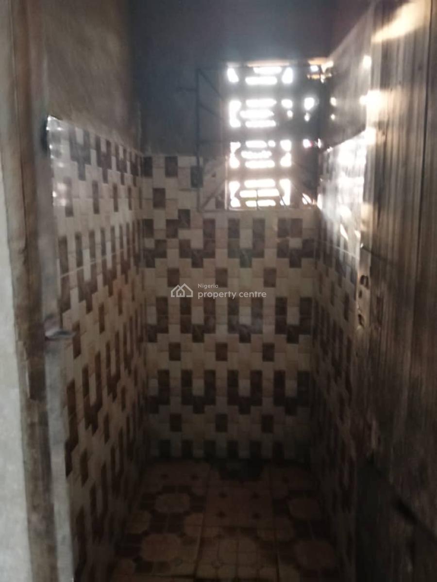 an Ordinary Room and Parlour Apartment, Peace Estate Igbo-olomu Community Off Owutu Ishawo Road, Isawo, Ikorodu, Lagos, Flat / Apartment for Rent