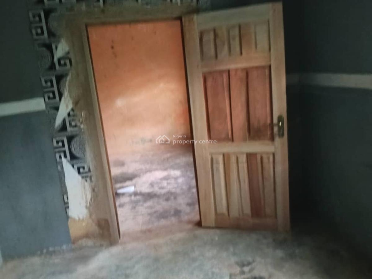 an Ordinary Room and Parlour Apartment, Peace Estate Igbo-olomu Community Off Owutu Ishawo Road, Isawo, Ikorodu, Lagos, Flat / Apartment for Rent
