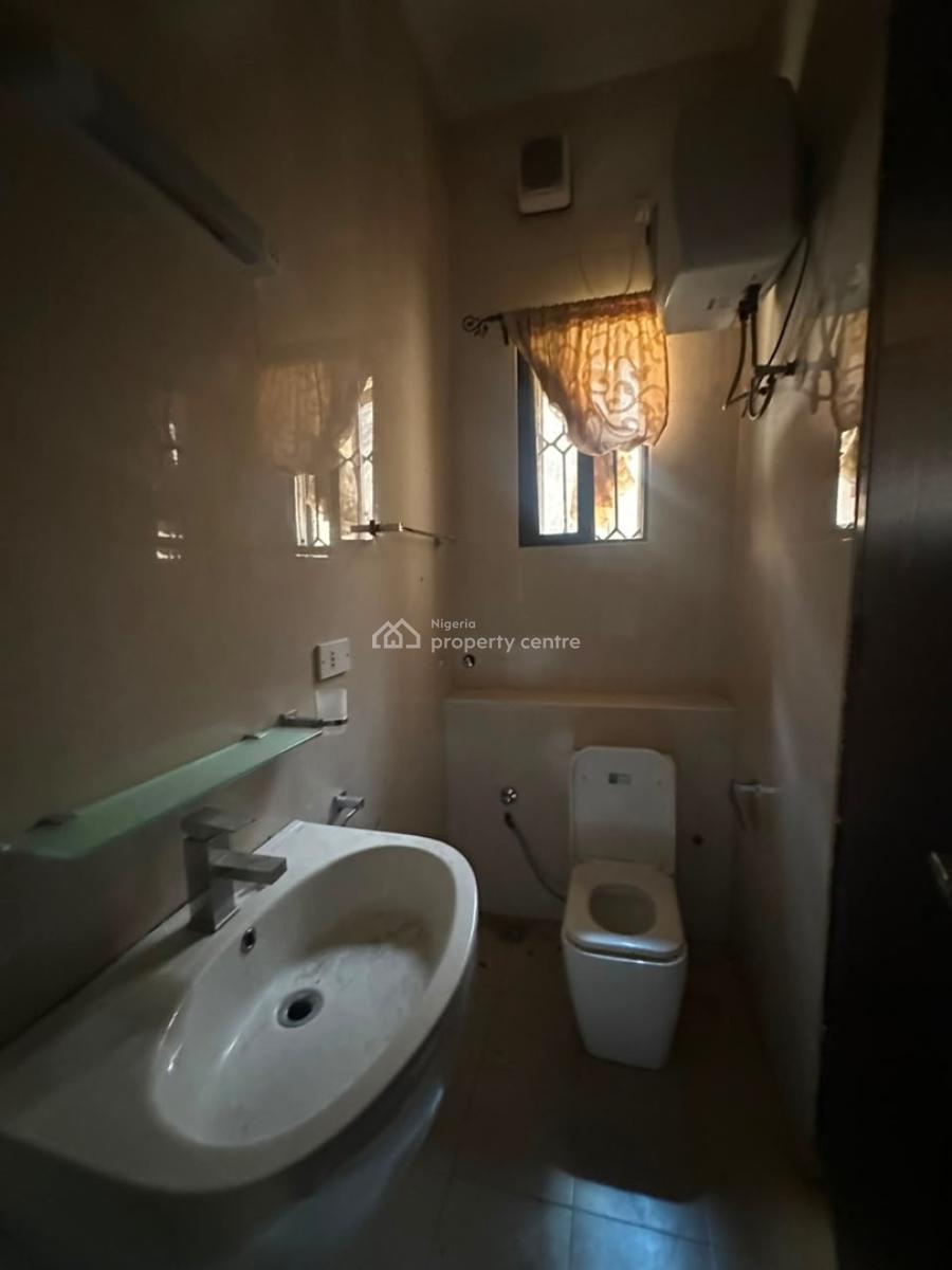 Luxurious 3 Bedrooms Serviced Apartment, Fitted Kitchen, Tarred Road, Serene & Well Secured Neighborhood, Wuye, Abuja, Flat / Apartment for Rent