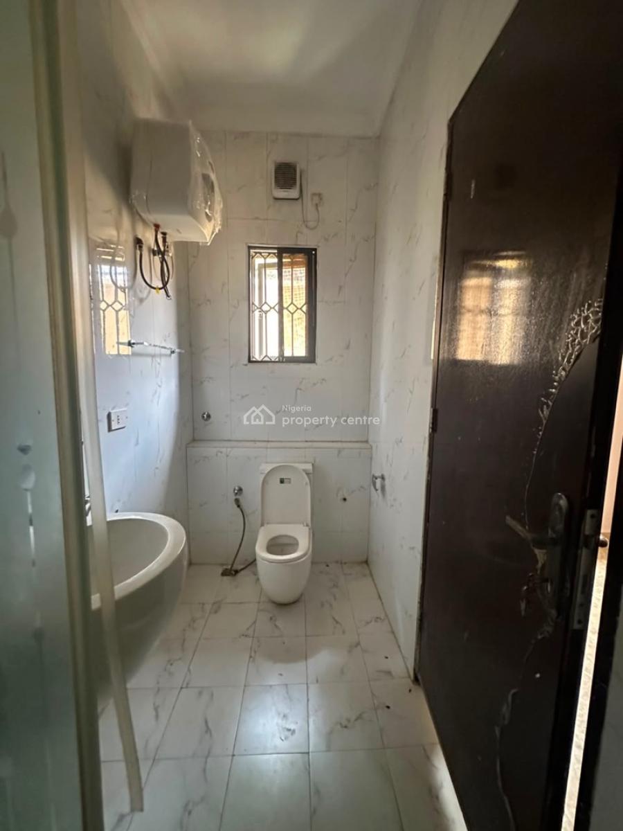 Luxurious 3 Bedrooms Serviced Apartment, Fitted Kitchen, Tarred Road, Serene & Well Secured Neighborhood, Wuye, Abuja, Flat / Apartment for Rent