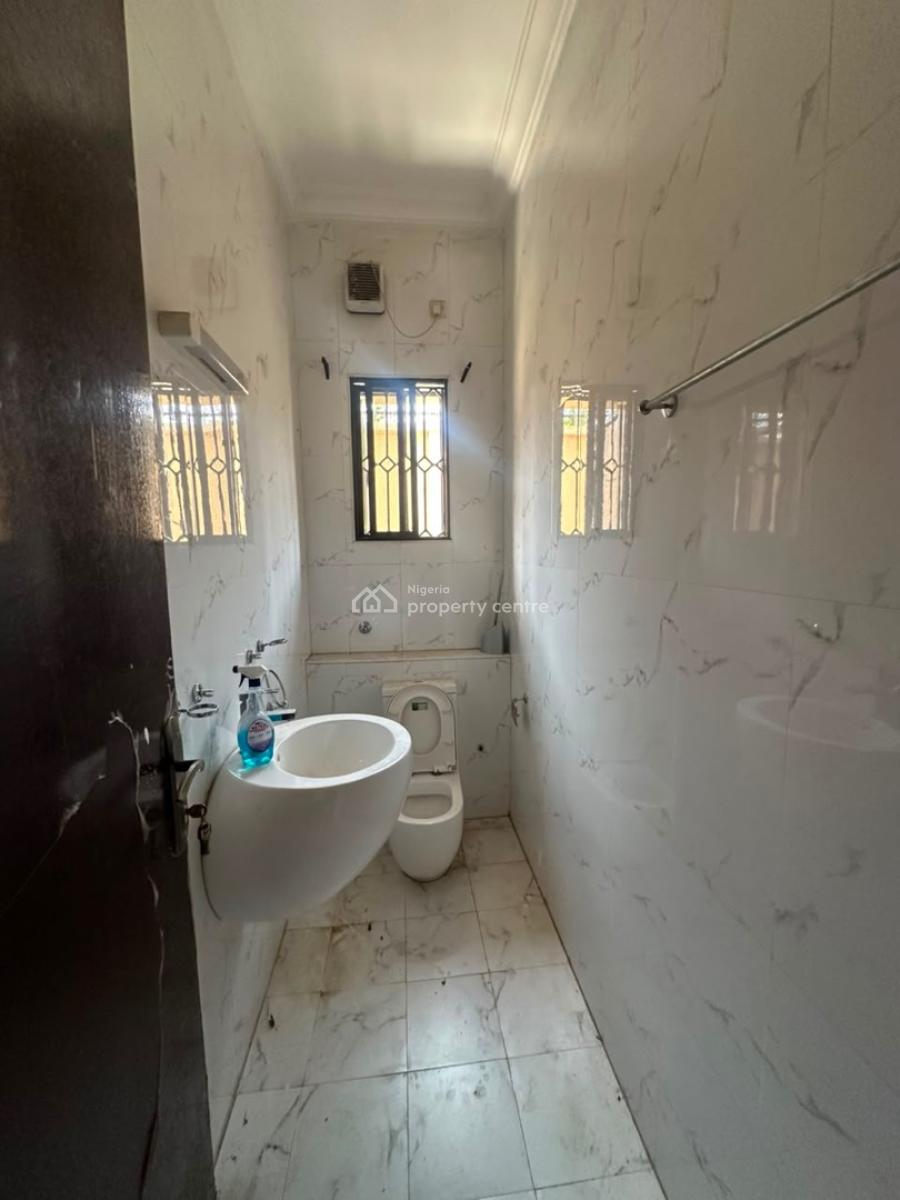Luxurious 3 Bedrooms Serviced Apartment, Fitted Kitchen, Tarred Road, Serene & Well Secured Neighborhood, Wuye, Abuja, Flat / Apartment for Rent