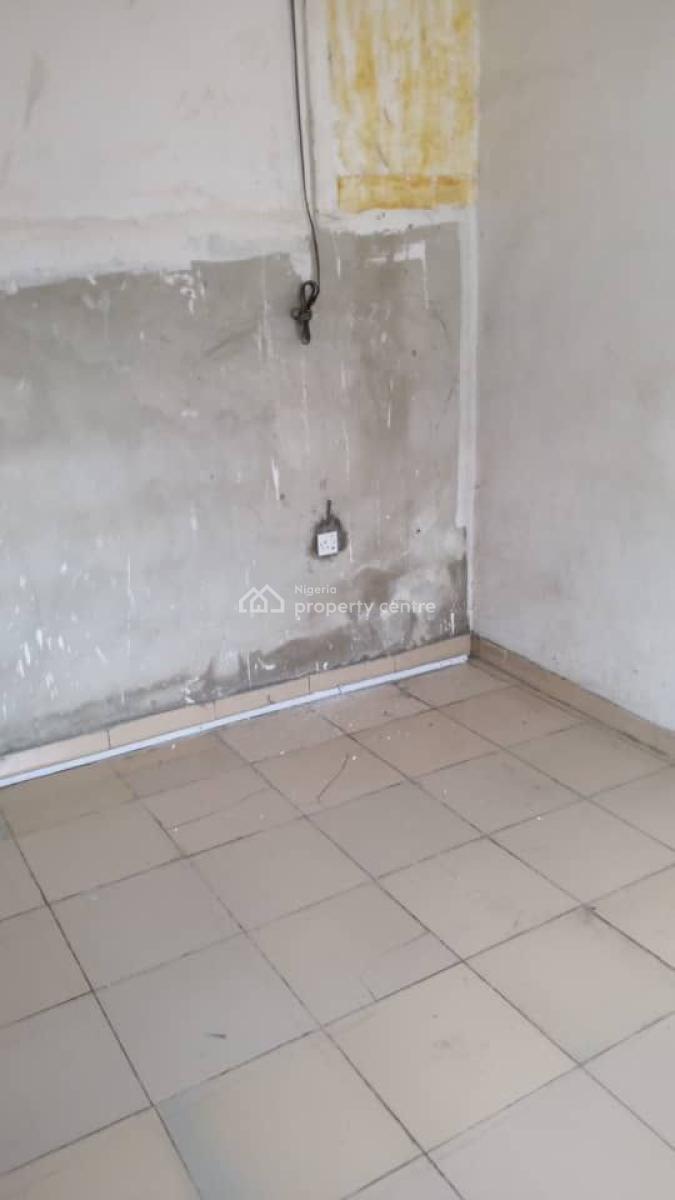 Mini Flat, Ojukutu Off Bello Way, Surulere, Lagos, Mini Flat (room and Parlour) for Sale
