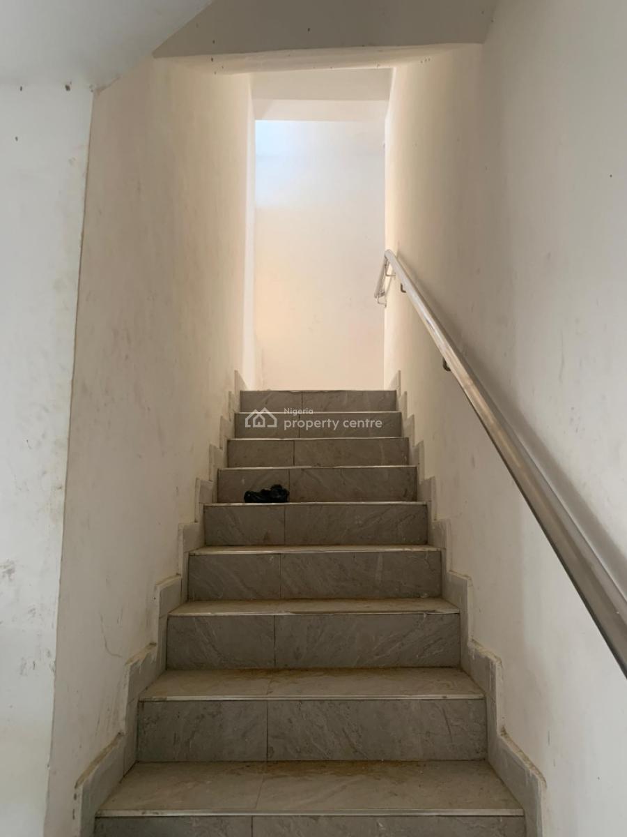 Lovely 3-bedroom Flat with a Room Bq, of Lekki Consavertion Centre Road, Lekki, Lagos, Flat / Apartment for Rent