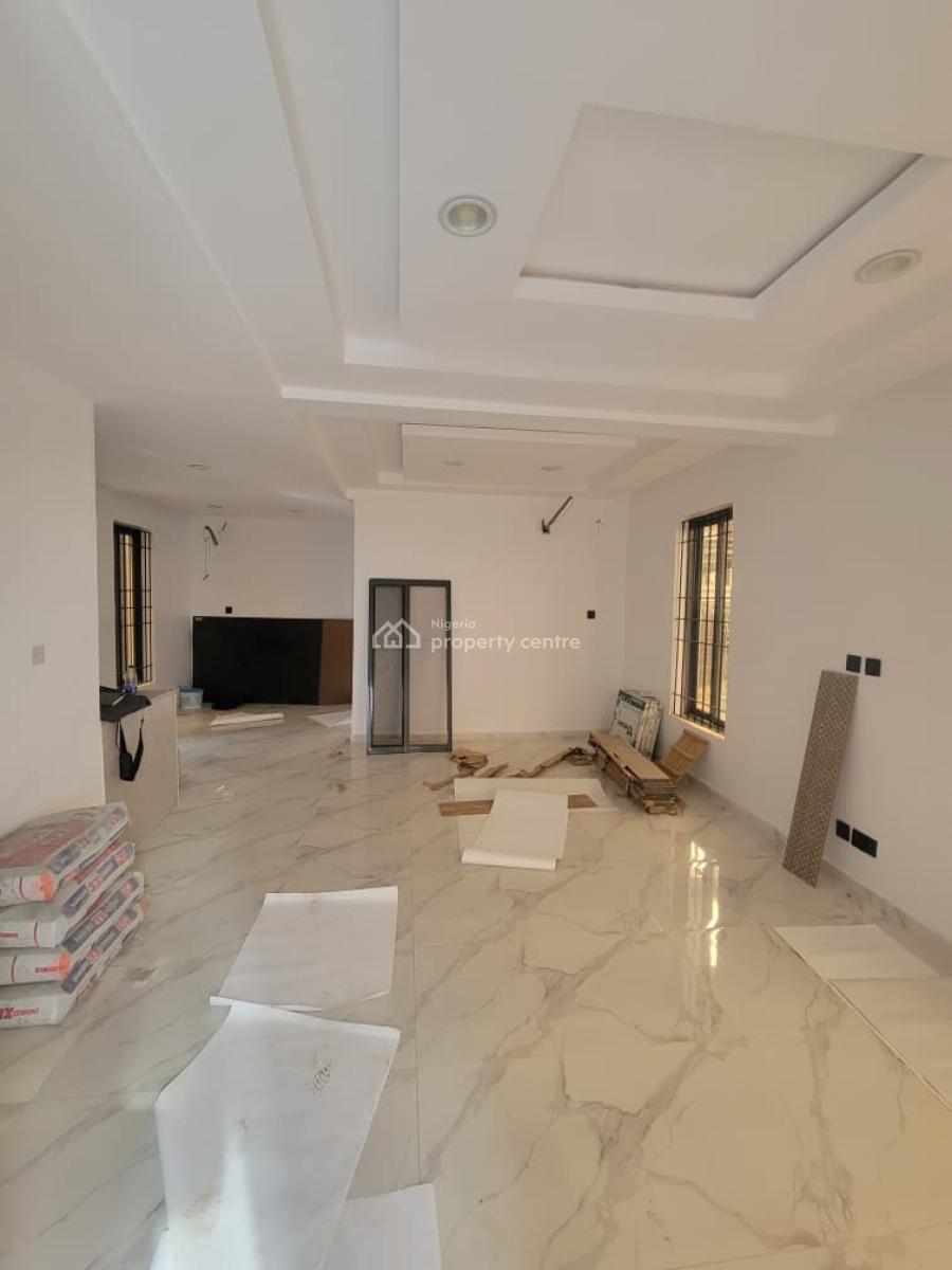Lovely 3-bedroom Flat with a Room Bq, of Lekki Consavertion Centre Road, Lekki, Lagos, Flat / Apartment for Rent