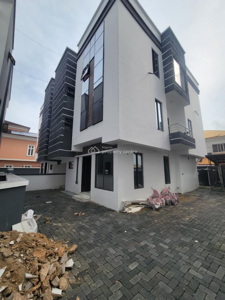 Lovely 3-bedroom Flat with a Room Bq, of Lekki Consavertion Centre Road, Lekki, Lagos, Flat / Apartment for Rent