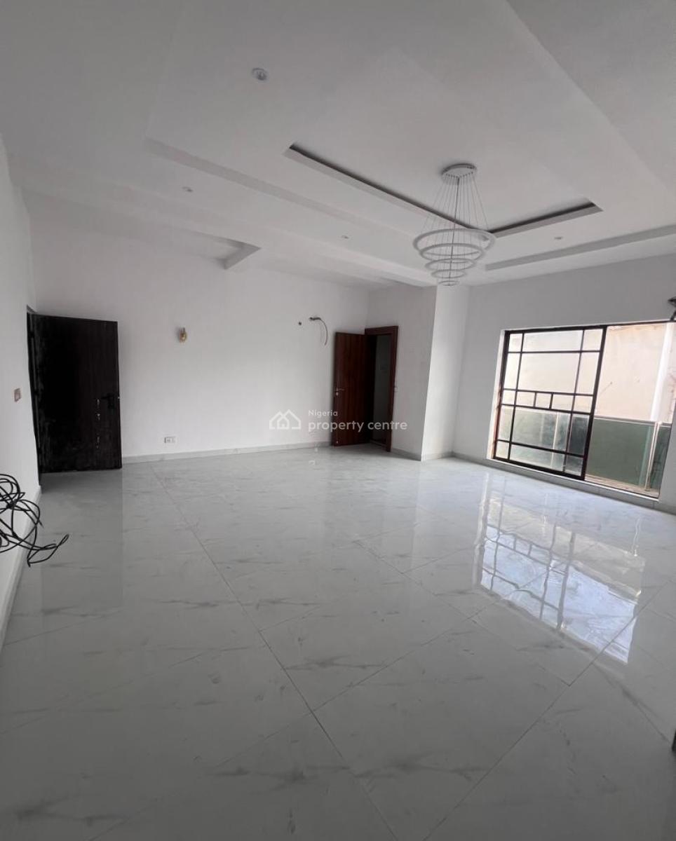 2 Bedroom Apartment, Lekki Phase 1, Lekki, Lagos, Block of Flats for Sale