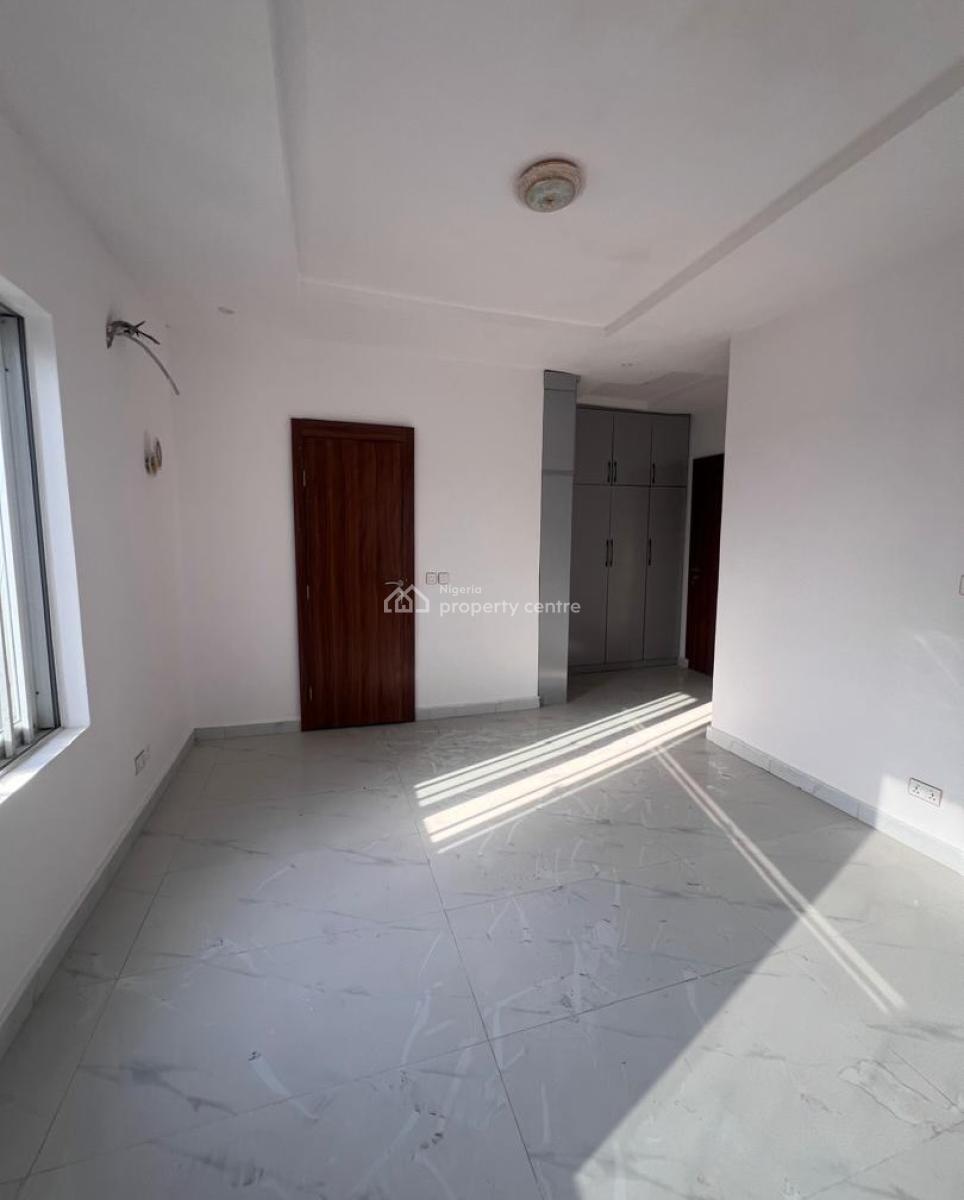 2 Bedroom Apartment, Lekki Phase 1, Lekki, Lagos, Block of Flats for Sale