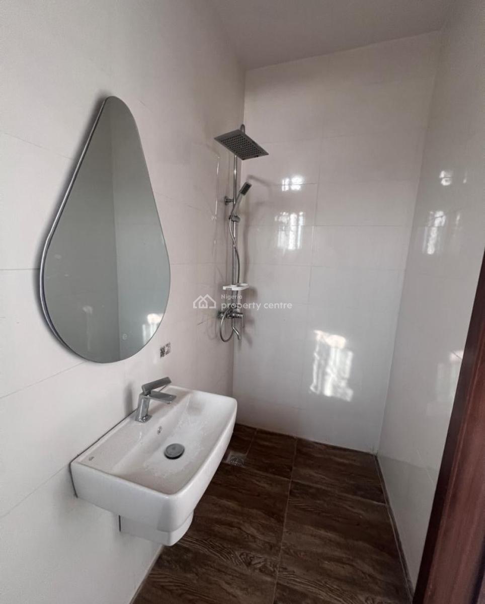 2 Bedroom Apartment, Lekki Phase 1, Lekki, Lagos, Block of Flats for Sale