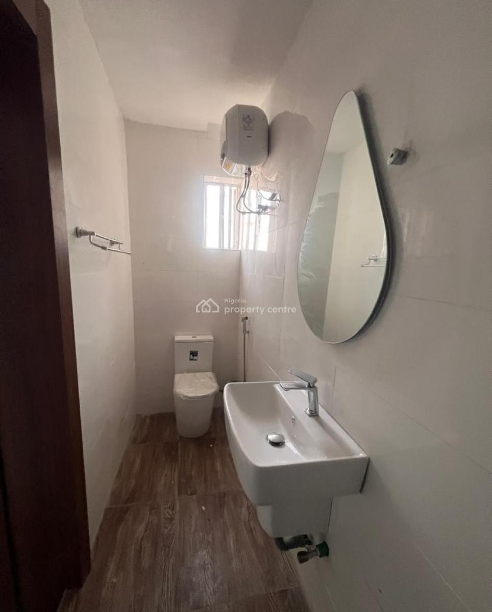 2 Bedroom Apartment, Lekki Phase 1, Lekki, Lagos, Block of Flats for Sale