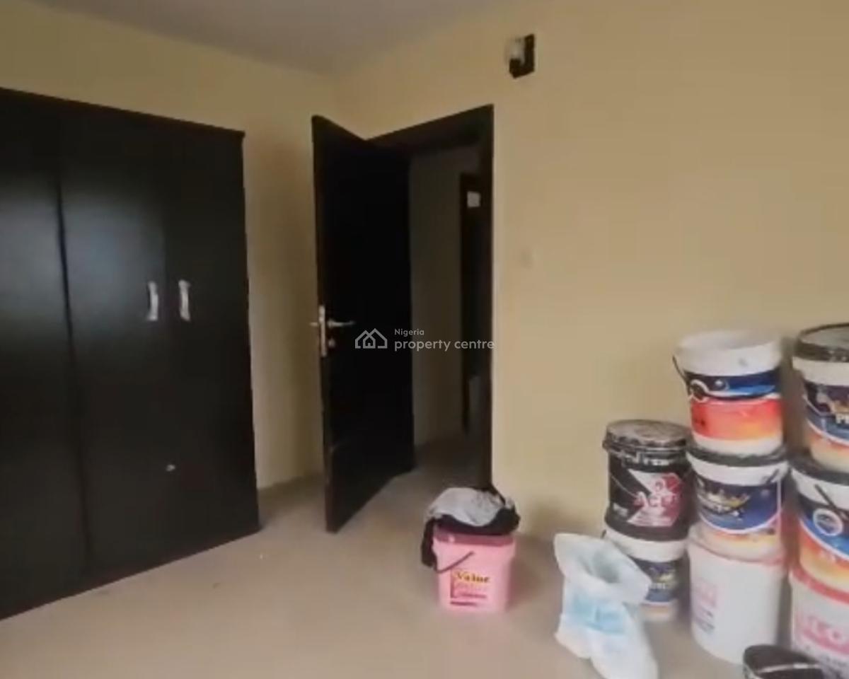 Spacious 3 Bedroom Flat on Second Floor, Sabo, Yaba, Lagos, Flat / Apartment for Rent