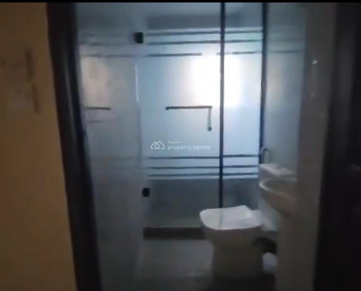 Spacious 3 Bedroom Flat on Second Floor, Sabo, Yaba, Lagos, Flat / Apartment for Rent
