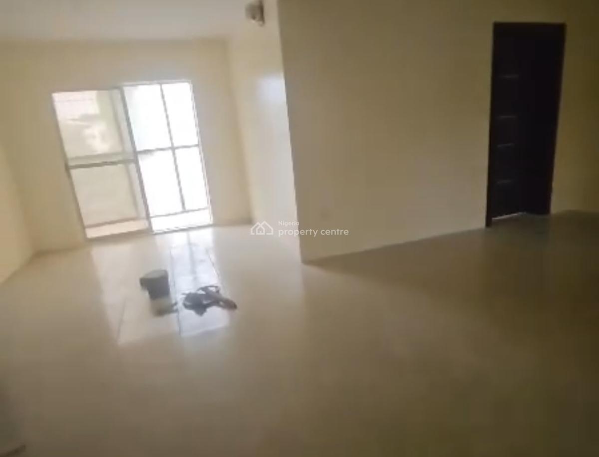 Spacious 3 Bedroom Flat on Second Floor, Sabo, Yaba, Lagos, Flat / Apartment for Rent