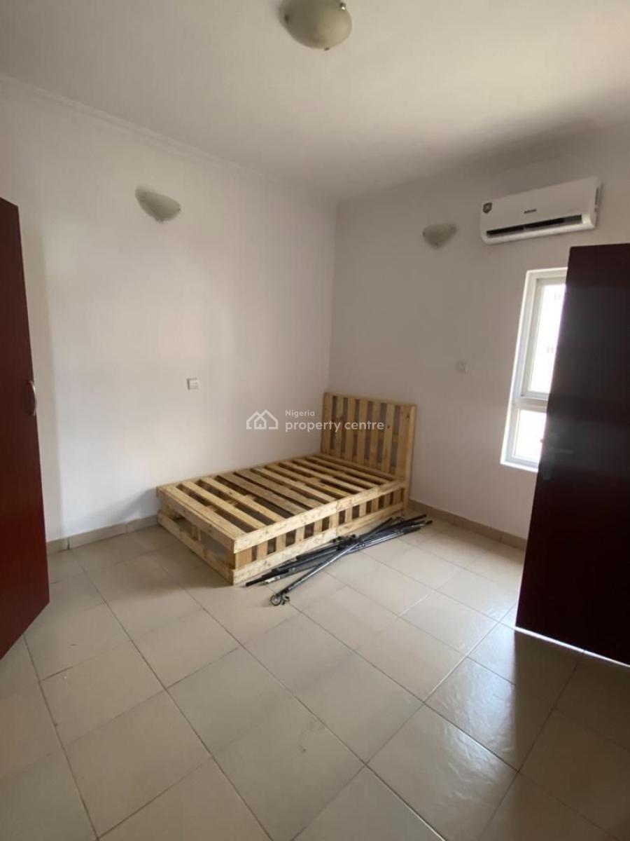 a Well Maintained Spacious 3bedroom Apartment, Cardogan Estate, Osapa, Lekki, Lagos, Flat / Apartment for Rent
