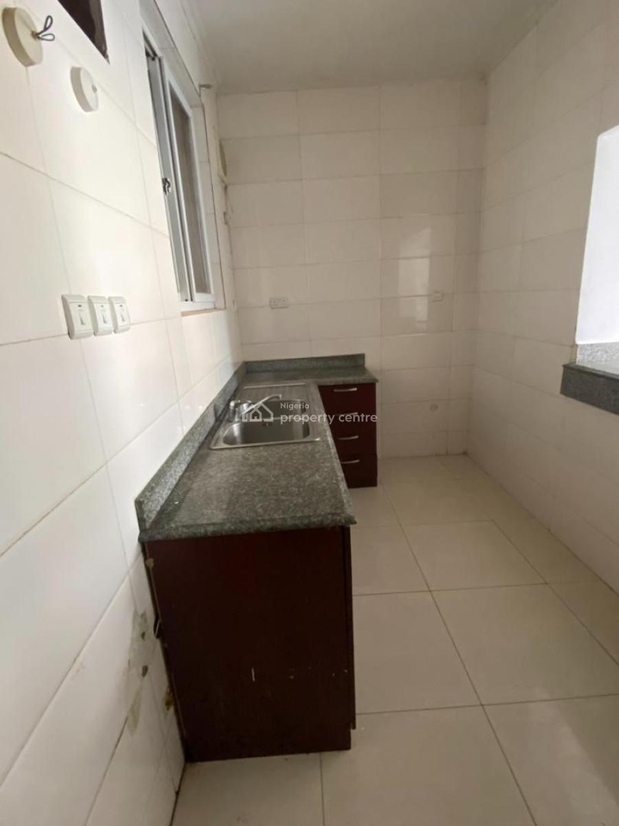 a Well Maintained Spacious 3bedroom Apartment, Cardogan Estate, Osapa, Lekki, Lagos, Flat / Apartment for Rent
