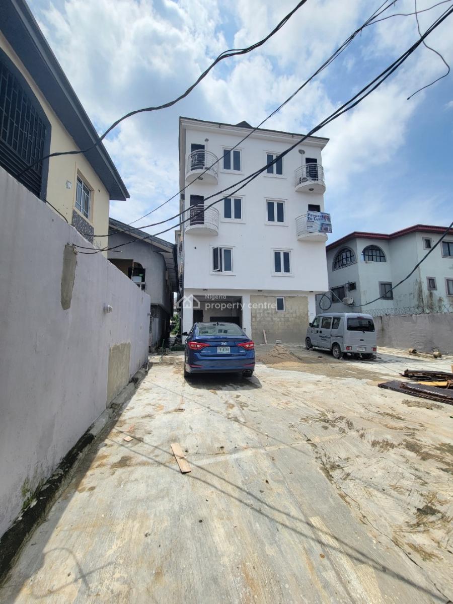 Standard and Spacious 2-bedroom Apartment (upstairs), Osapa London, Lekki, Lagos, Flat / Apartment for Rent