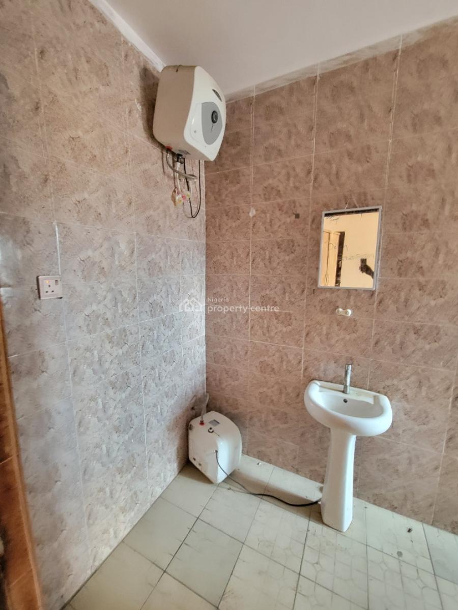 Spacious and Sharp 3bedroom Apartment (upstairs), Westwood Estate, Badore, Ajah, Lagos, Flat / Apartment for Rent