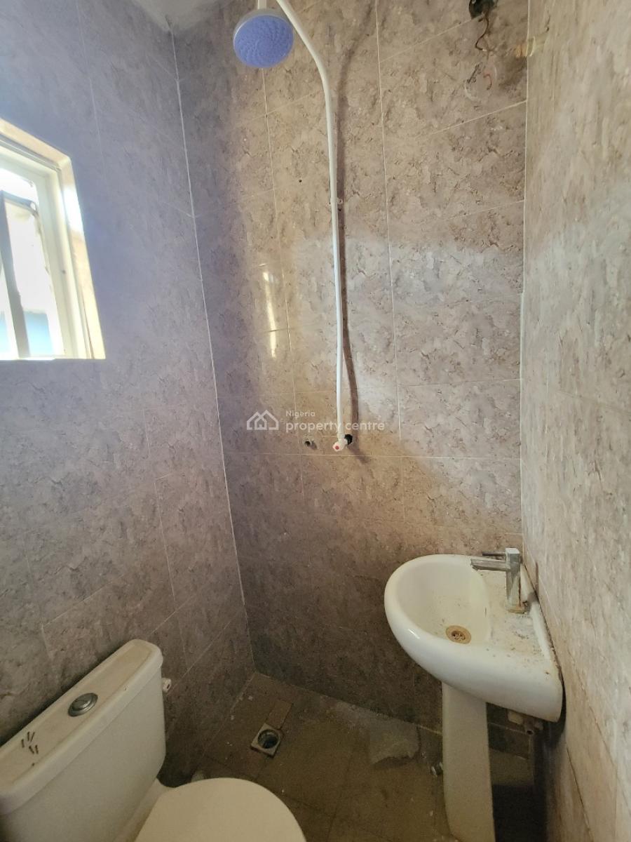 Spacious and Sharp 3bedroom Apartment (upstairs), Westwood Estate, Badore, Ajah, Lagos, Flat / Apartment for Rent