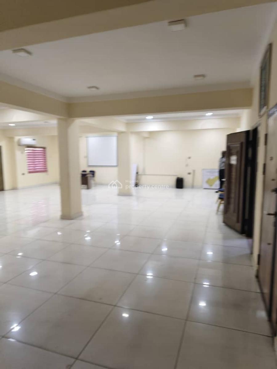 Well Maintained Open Plan Office Space 130 Sqm, College Road, Ogba, Ikeja, Lagos, Office Space for Rent